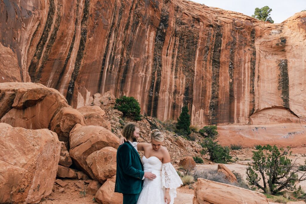 elopement couple first look in moab desert