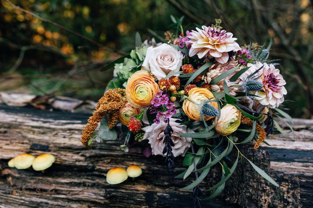 colorful elopement bouquet