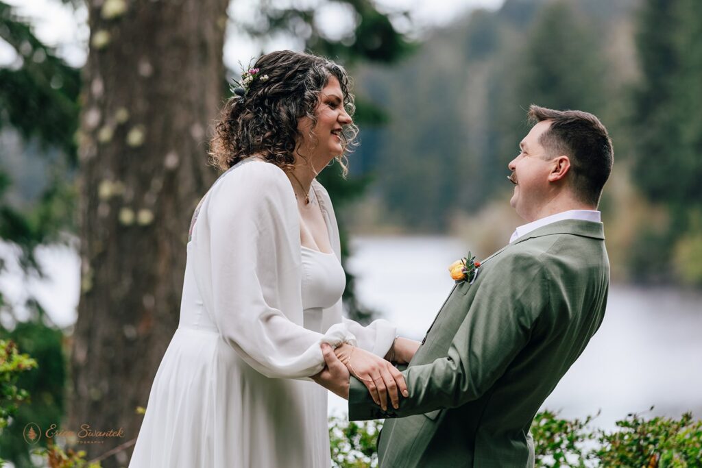 candid coastal elopement ceremony in the pnw