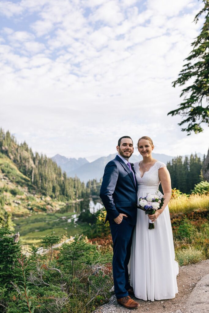 elopement couple at north cascades