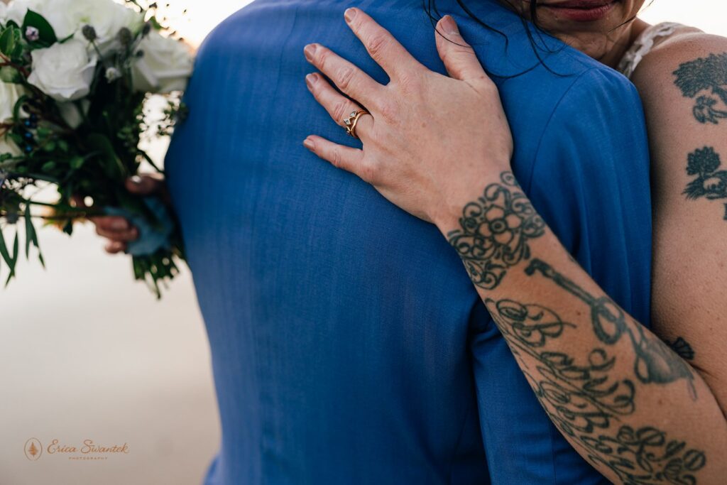 intimate elopement couple moments on the oregon coast