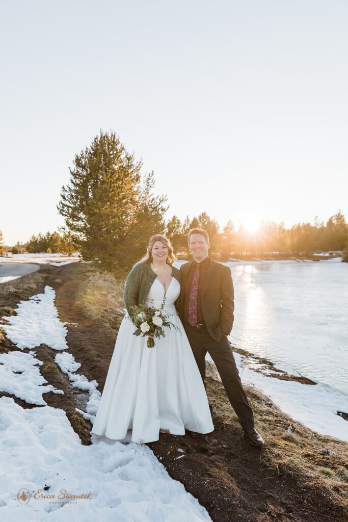 romantic winter elopement in oregon