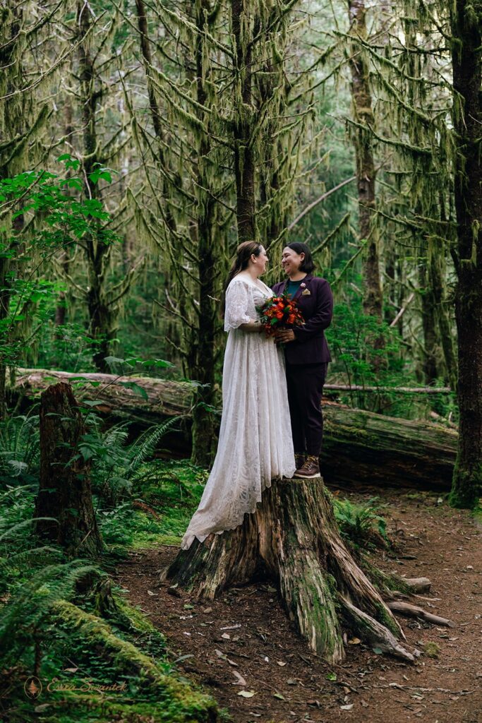 romantic forest elopement in oregon