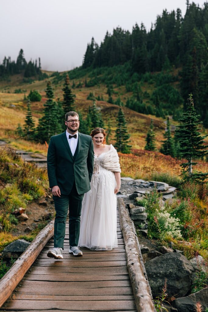 elopement couple surrounded by gorgeous fall landscapes during their pnw elopement day